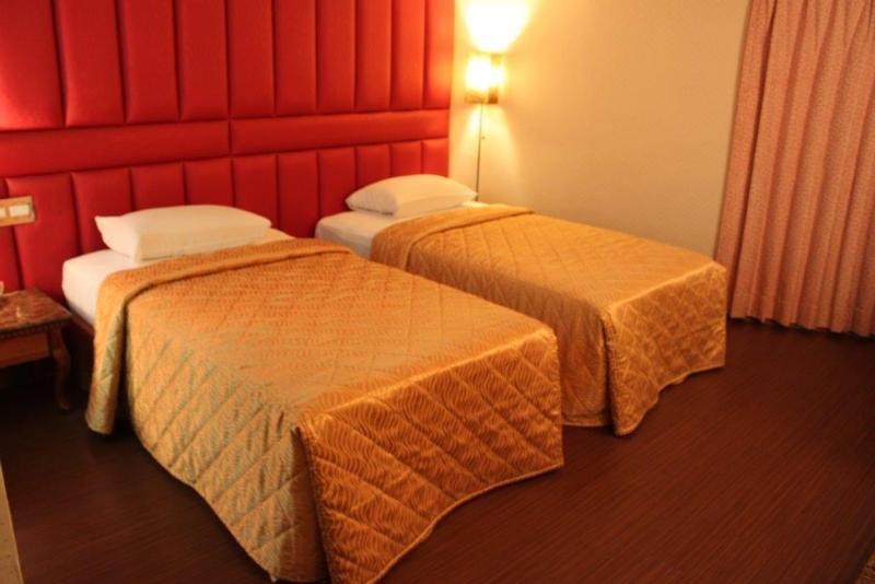 Spring Art Hotel Kaohsiung Bagian luar foto